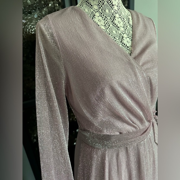 Shimmery pink dress - Picture 2 of 5